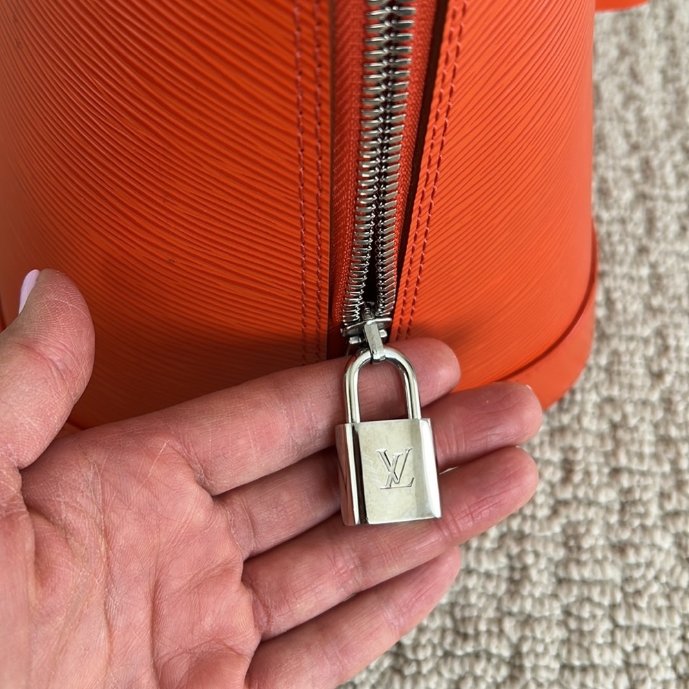 Louis Vuitton Alma GM in orange Epi Leather - Picture 3 of 11